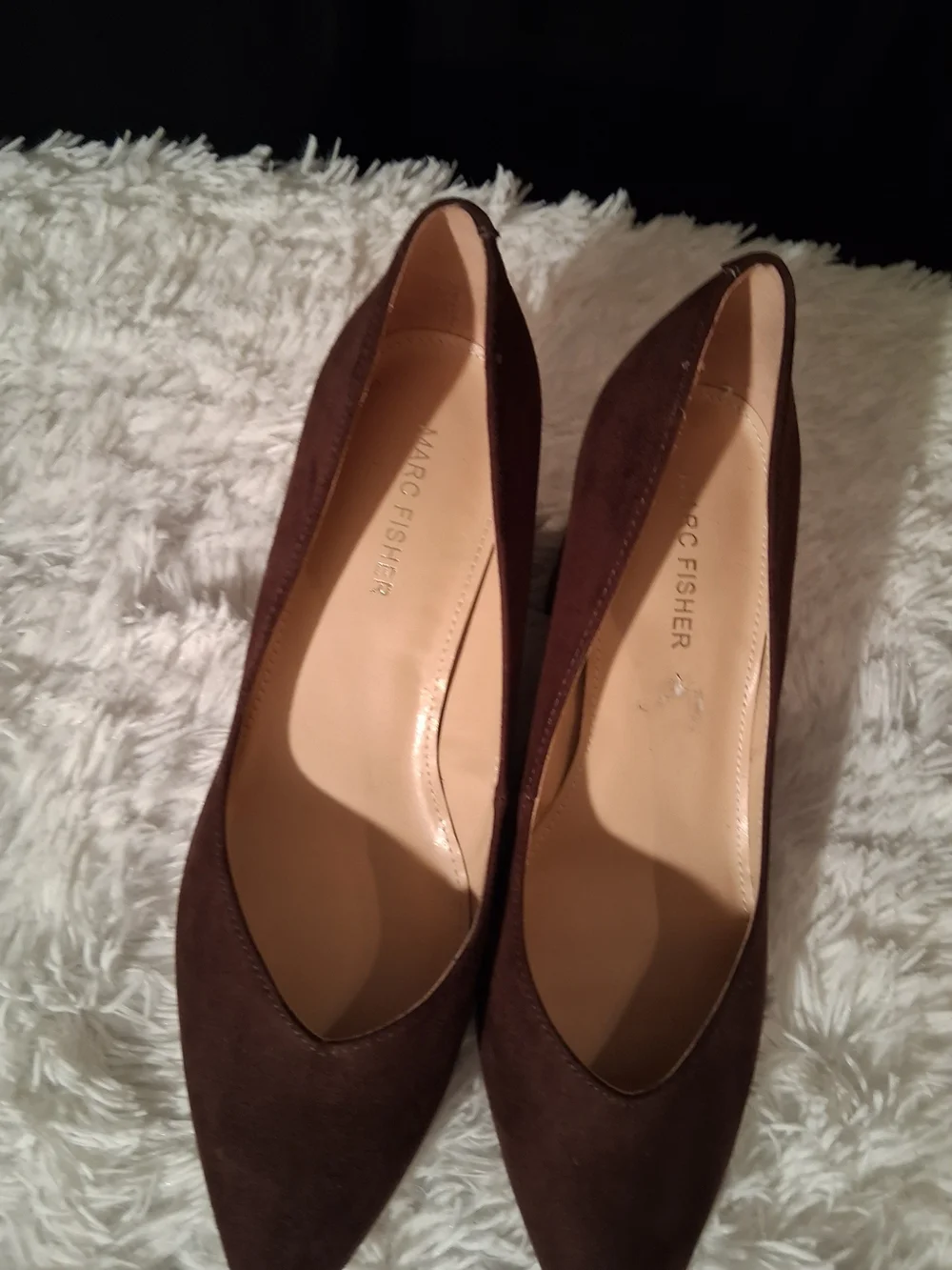 Marc Fisher Dark Brown Suede Pointed-Toe Pumps NWOT, glue Frome Tag Inside, Hee